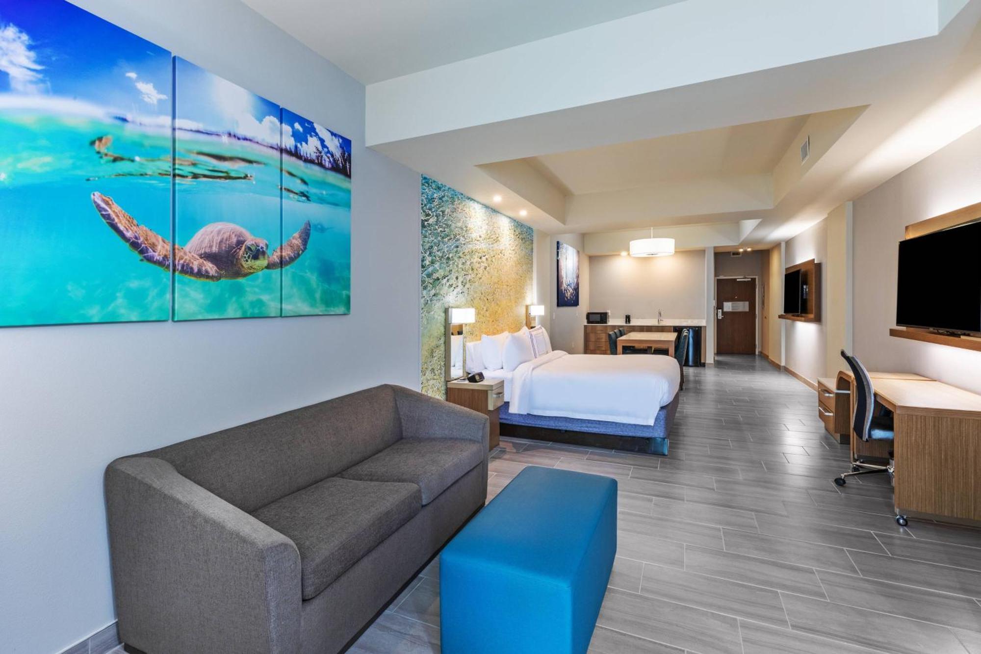 Courtyard 3*