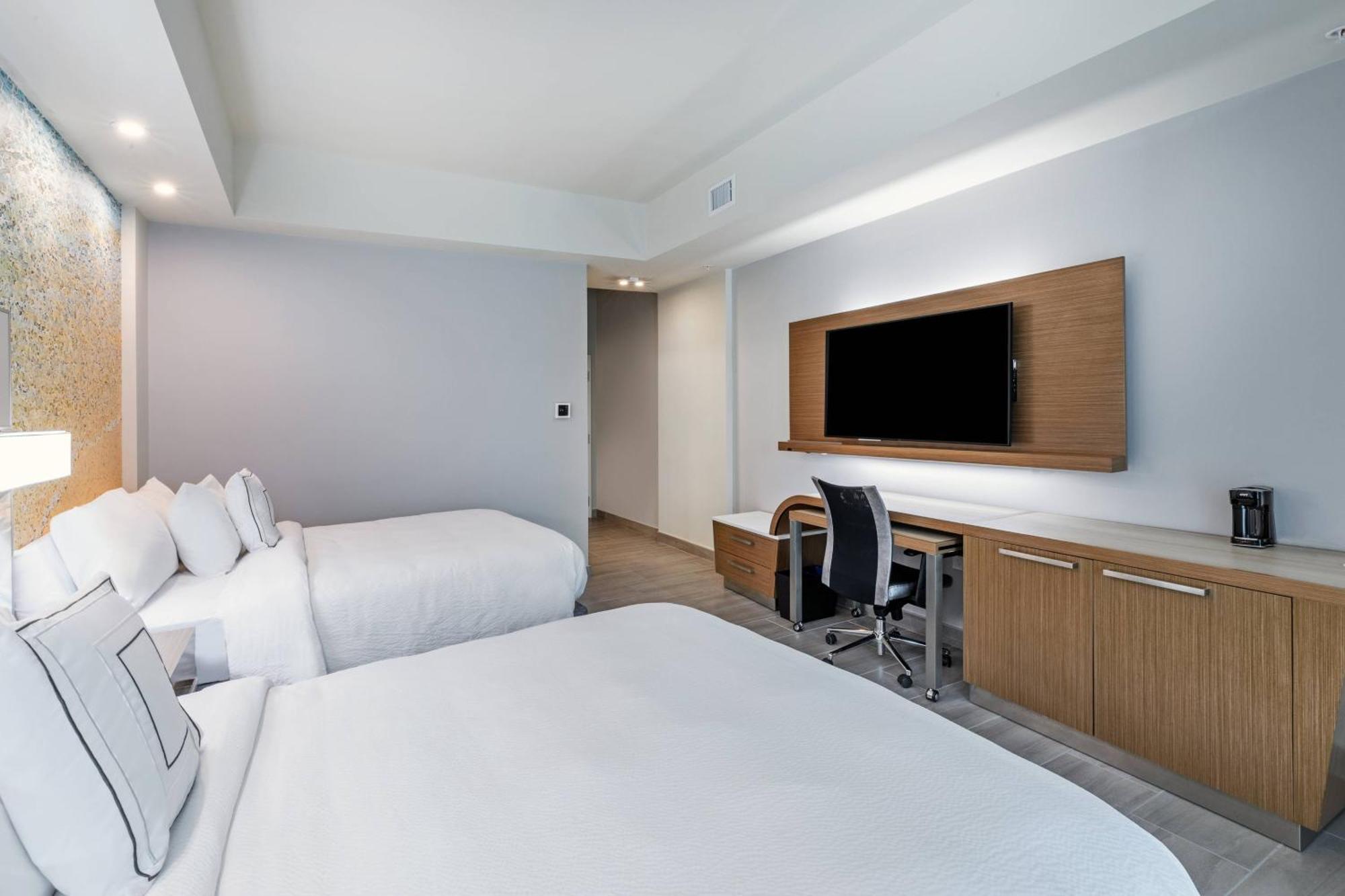 Courtyard 3*
